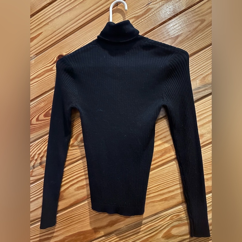 Women’s ribbed turtleneck